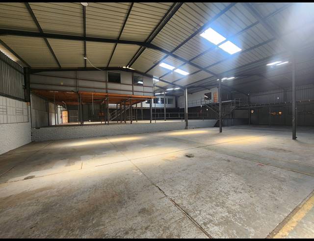 1,200M² WAREHOUSE TO LET IN WADEVILLE